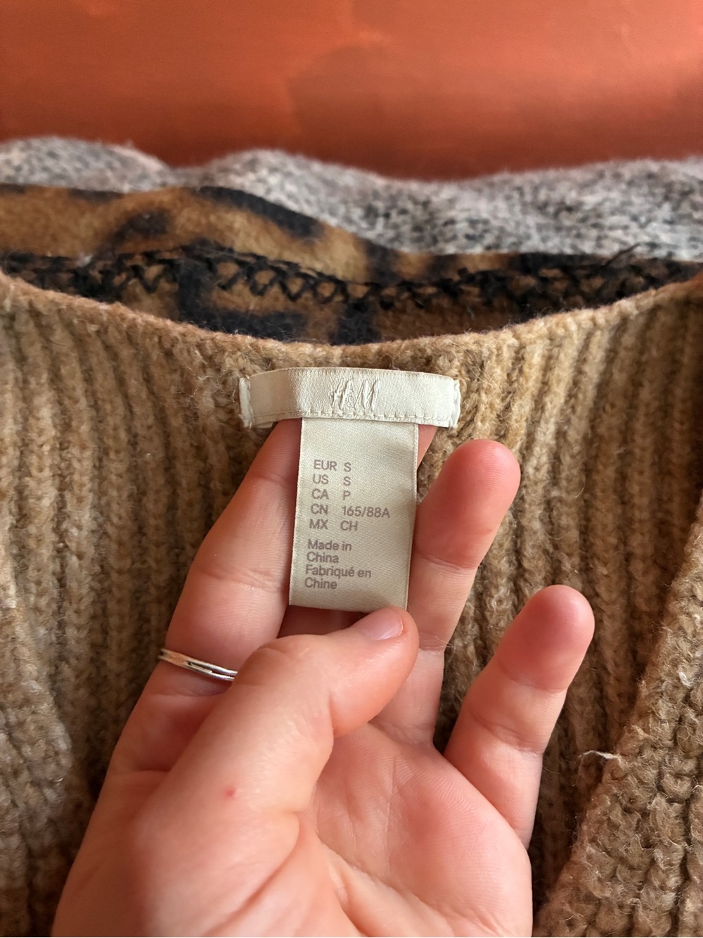 Slouchy v neck sweater, fits s-m, size small